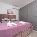 4 Bedroom Gorgeous In