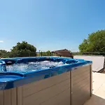 4 Bedroom Gorgeous In 아파트