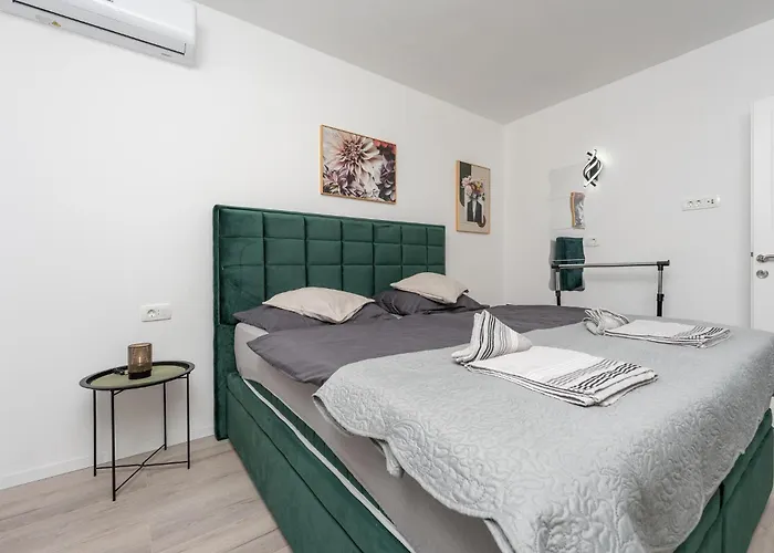 4 Bedroom Gorgeous In Apartman *