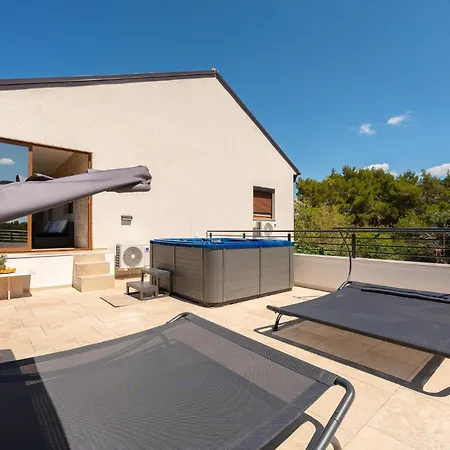 4 Bedroom Gorgeous In *