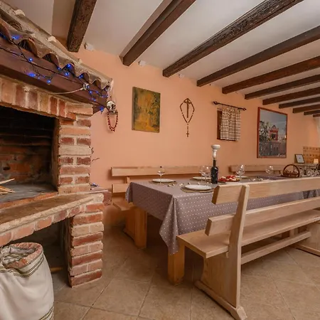 4 Bedroom Gorgeous In Korlat