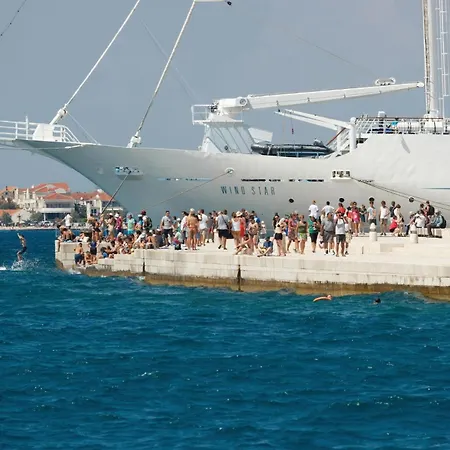 4 Bedroom Gorgeous In Korlat