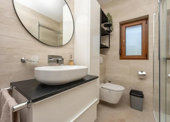 4 Bedroom Gorgeous In Апартаменты Korlat