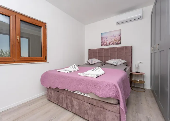 4 Bedroom Gorgeous In Апартаменты *