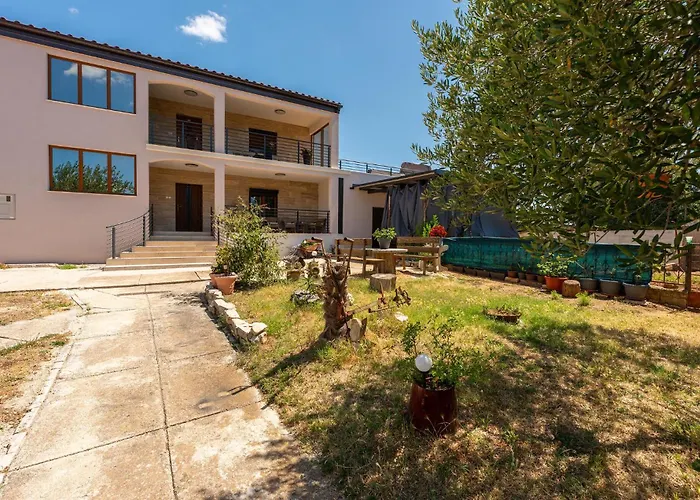 4 Bedroom Gorgeous In Апартаменты Korlat